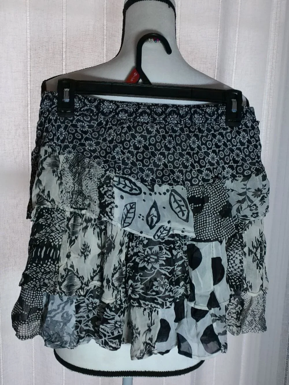 YOUNG THREADS NWT Pull-On Elastic Waist Black/Gray Floral & Dots Tiered Skirt XL_3